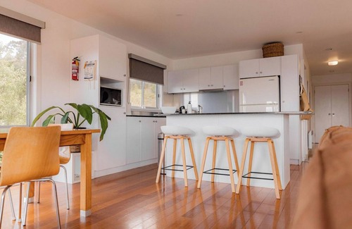 Bicheno House | Suntrap Cove - you and the ocean