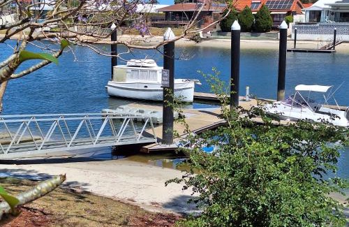 Mermaid Waters Apartment | Supa Sized 3 bedroom 2 bath