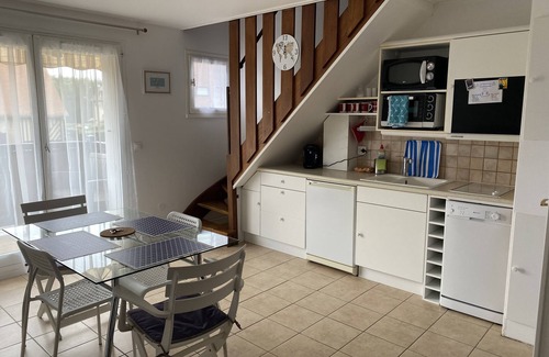 Merville-Franceville-Plage Apartment | Super seaside duplex, history nature sport.