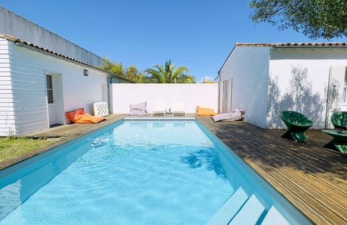 Saint-Clement-des-Baleines House | Superb villa with swimming pool in the village