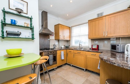 Golborne Apartment | Super 2 Bed Flat in centre Portobello Notting Hill