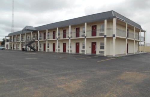 Midland Hotel | Super 7 Inn