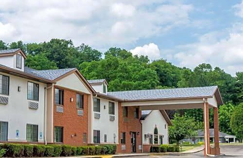 Coshocton Hotel | Super 8 by Wyndham Coshocton Roscoe Village