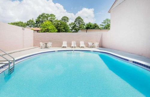 Fort Walton Beach Hotel | Super 8 by Wyndham Ft Walton Beach
