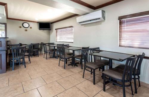 Amarillo Hotel | Super 8 by Wyndham Amarillo Central TX