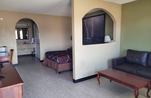 Caddo Valley Hotel | Super 8 by Wyndham Arkadelphia Caddo Valley Area