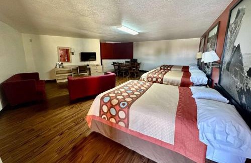 Athens Hotel | Super 8 by Wyndham Athens TX