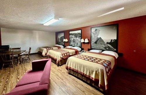 Athens Hotel | Super 8 by Wyndham Athens TX