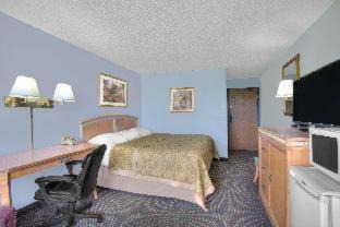 Augusta Hotel | Super 8 by Wyndham Augusta