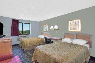 Augusta Hotel | Super 8 by Wyndham Augusta