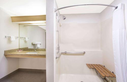Baker City Hotel | Super 8 by Wyndham Baker City