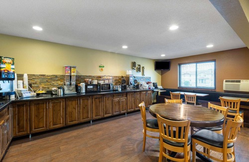 Bemidji Hotel | Super 8 by Wyndham Bemidji MN
