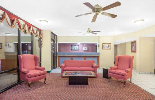 Mohawk Hotel | Super 8 by Wyndham Bulls Gap Greeneville Area