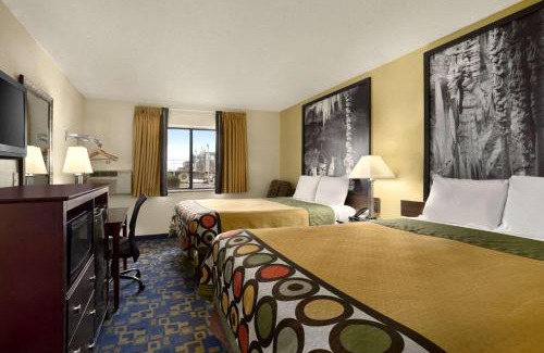 Carlsbad Hotel | Super 8 by Wyndham Carlsbad