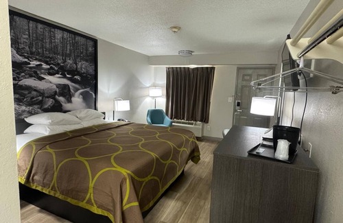 Tad Hotel | Super 8 By Wyndham Charleston WV
