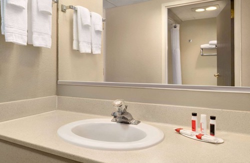 Scotland Hotel | Super 8 by Wyndham Chambersburg I-81