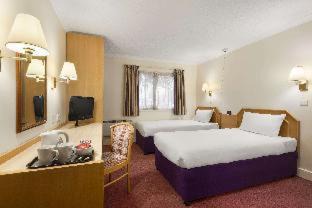 Elton Hotel | Super 8 by Wyndham Chester East