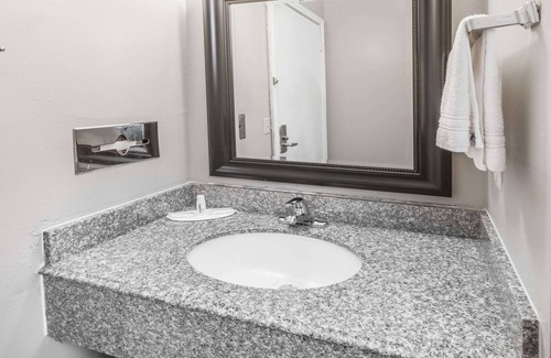 Chickasha Hotel | Super 8 by Wyndham Chickasha