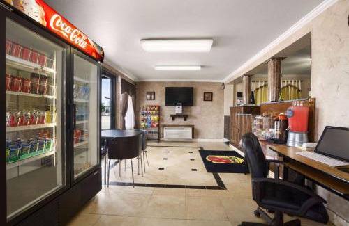 Childress Hotel | Super 8 by Wyndham Childress