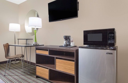 Columbus Hotel | Super 8 by Wyndham Columbus Airport