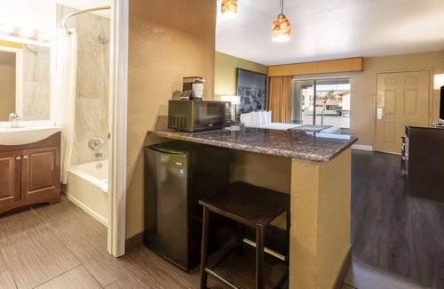 Flagstaff Hotel | Super 8 by Wyndham Conference Center NAU/Downtown