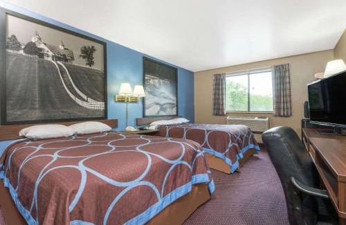 North Corbin Hotel | Super 8 by Wyndham Corbin KY