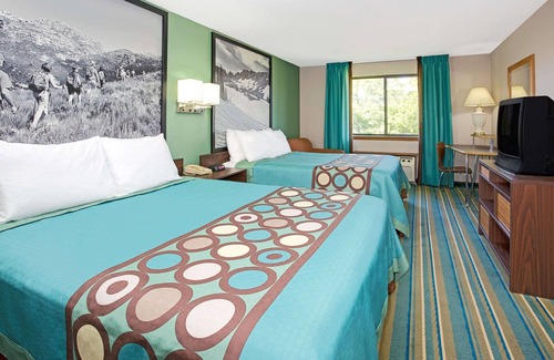 Northeast Park Hill Hotel | Super 8 by Wyndham Denver Stapleton
