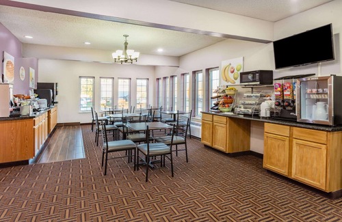 Emmetsburg Hotel | Super 8 by Wyndham Emmetsburg
