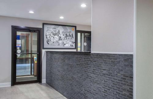 Florence Hotel | Super 8 by Wyndham Florence