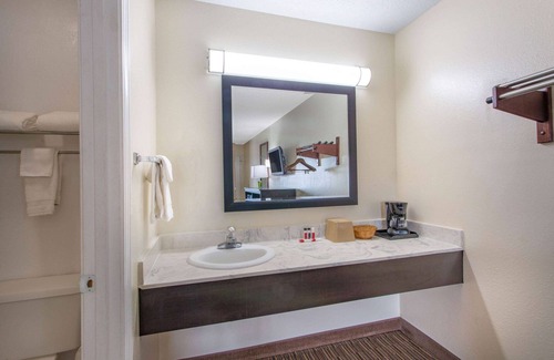 Florence Hotel | Super 8 by Wyndham Florence