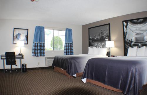 New Century Hotel | Super 8 by Wyndham Gardner
