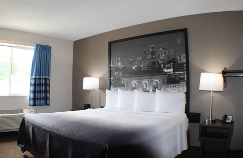 New Century Hotel | Super 8 by Wyndham Gardner