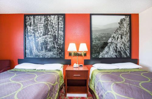 Harrisonburg Hotel | Super 8 by Wyndham Harrisonburg