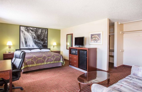 Harrisonburg Hotel | Super 8 by Wyndham Harrisonburg