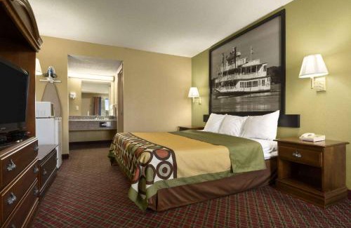 Hattiesburg Hotel | Super 8 by Wyndham Hattiesburg North - University Area