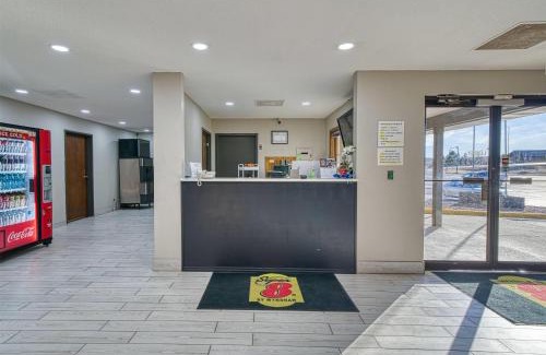 Hot Springs Hotel | Super 8 by Wyndham Hot Springs
