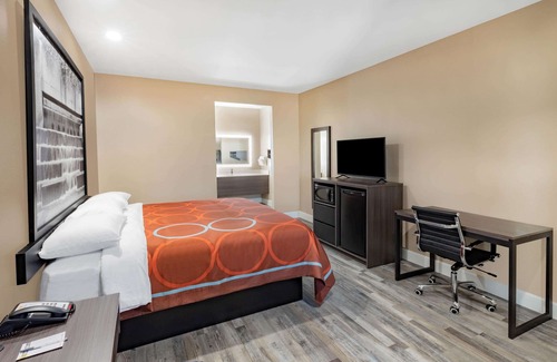 Barker Hotel | Super 8 by Wyndham Houston NW Beltway 8/West Rd