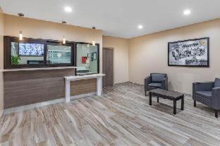 Barker Hotel | Super 8 by Wyndham Houston NW Beltway 8-West Rd