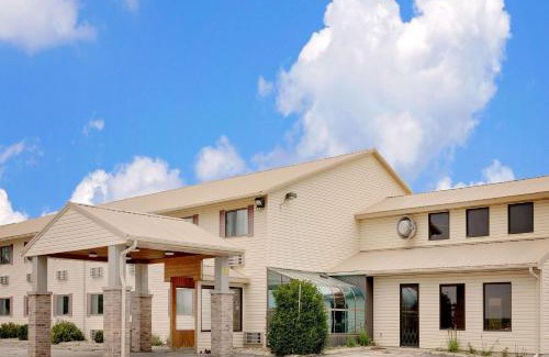 Iowa Falls Hotel | Super 8 by Wyndham Iowa Falls