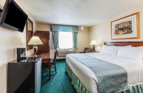 Irving Hotel | Super 8 by Wyndham Irving DFW Airport/South