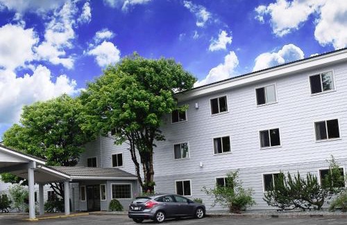 Mendenhall Valley Hotel | Super 8 by Wyndham Juneau