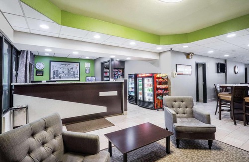 Farragut Hotel | Super 8 by Wyndham Knoxville West/Farragut