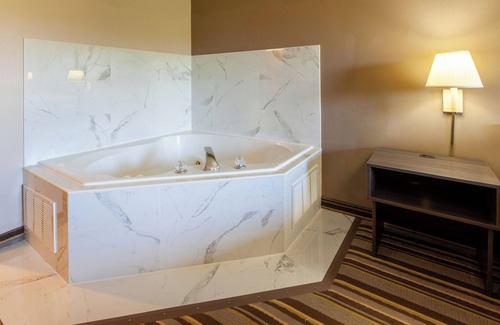 La Grange Hotel | Super 8 by Wyndham La Grange KY
