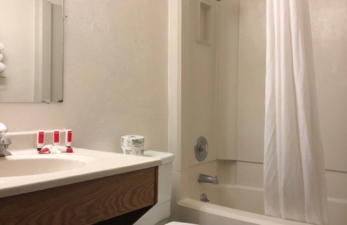 Lacey Hotel | Super 8 by Wyndham Lacey Olympia Area