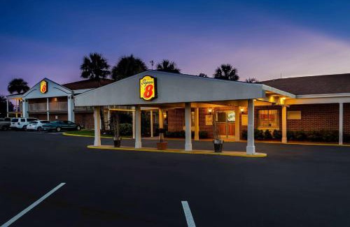 Lake City Hotel | Super 8 by Wyndham Lake City