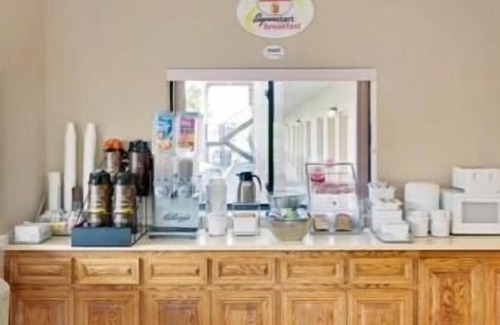 Laurel Hotel | Super 8 by Wyndham Laurel