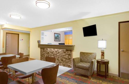 Lewisburg Hotel | Super 8 by Wyndham Lewisburg