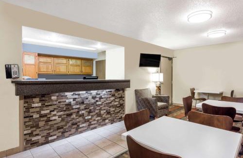 Lewisburg Hotel | Super 8 by Wyndham Lewisburg