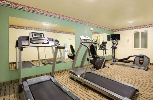 Lynchburg Hotel | Super 8 by Wyndham Lynchburg VA