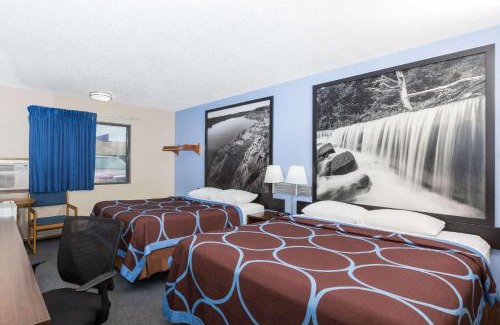 Manhattan Hotel | Super 8 by Wyndham Manhattan KS